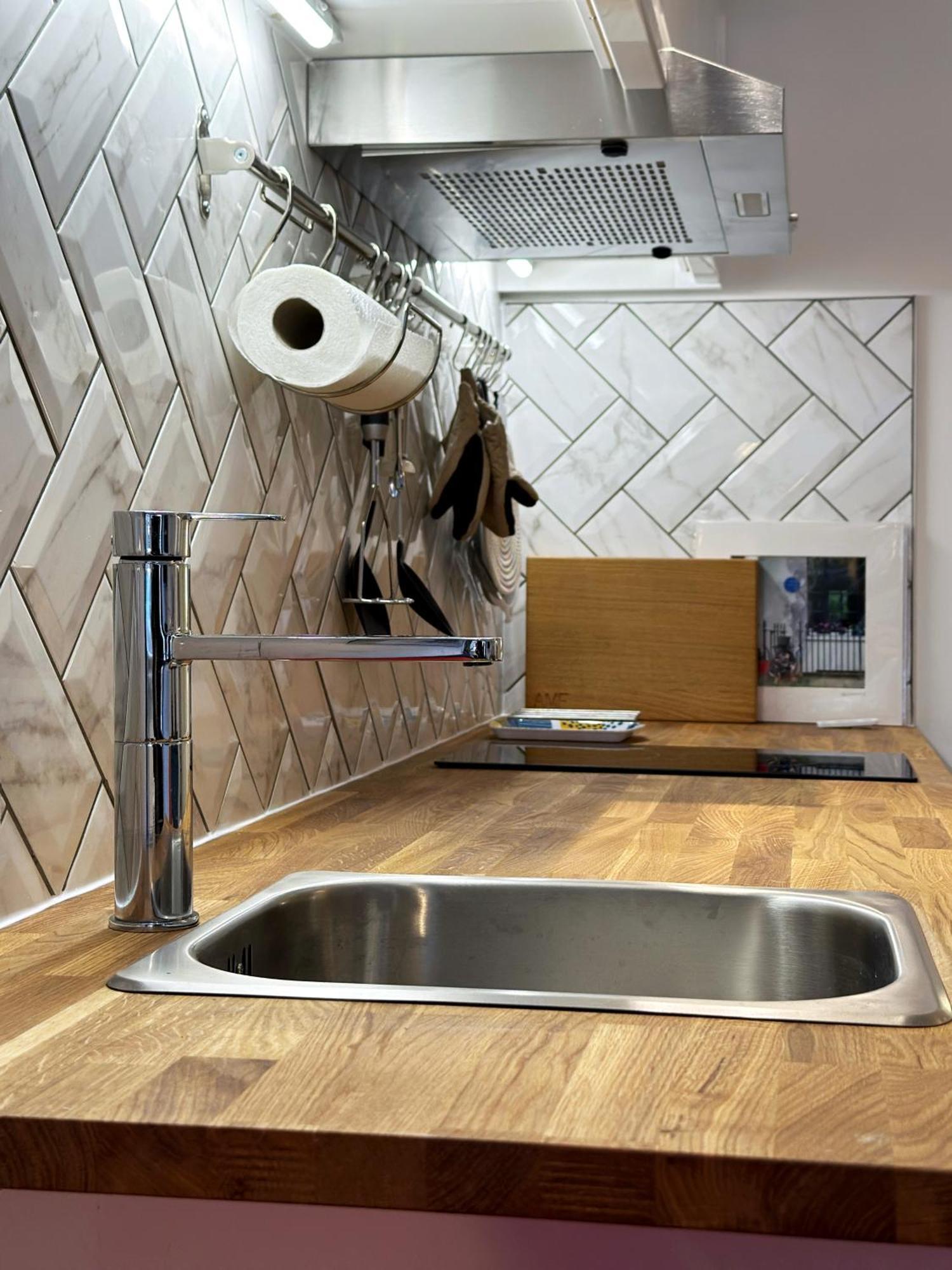 Kensington Studio Hosted By Airoperate Near Notting Hill - 1 Double Bed , 1 Sofa Bed, Ground Floor Apartment Via Private Entrance ลอนดอน ภายนอก รูปภาพ