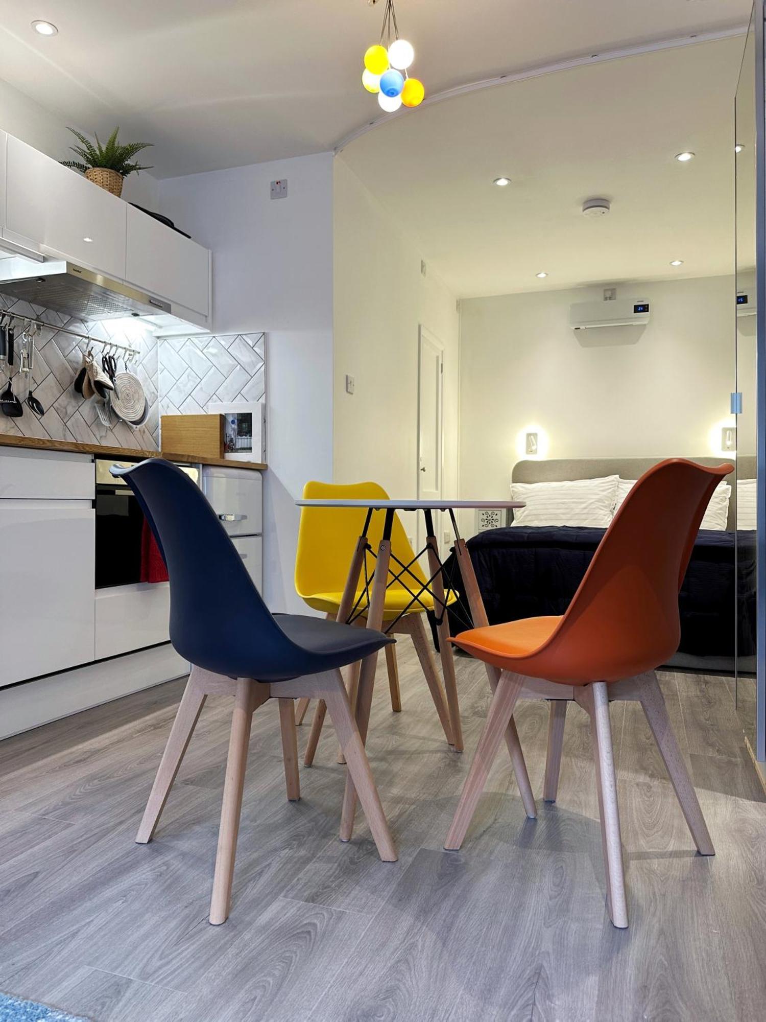 Kensington Studio Hosted By Airoperate Near Notting Hill - 1 Double Bed , 1 Sofa Bed, Ground Floor Apartment Via Private Entrance ลอนดอน ภายนอก รูปภาพ