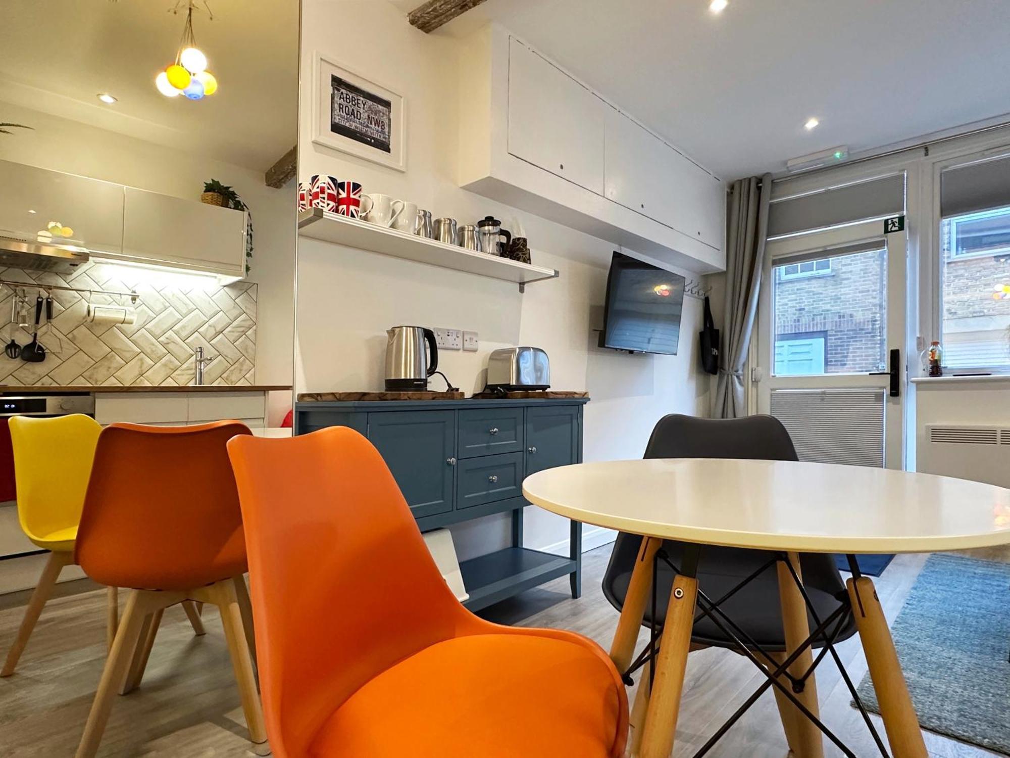 Kensington Studio Hosted By Airoperate Near Notting Hill - 1 Double Bed , 1 Sofa Bed, Ground Floor Apartment Via Private Entrance ลอนดอน ภายนอก รูปภาพ